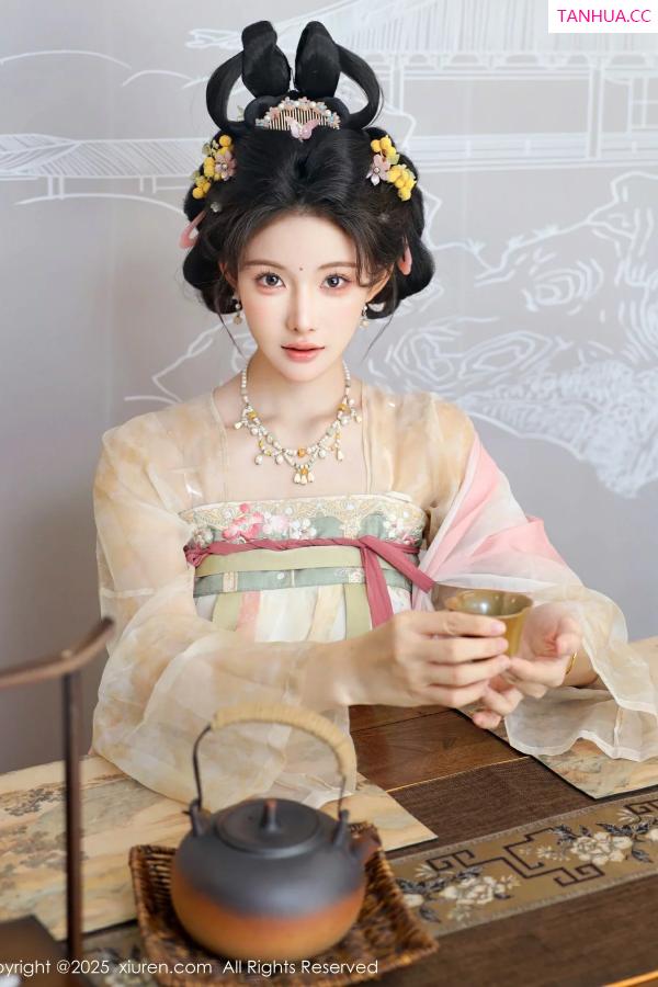   [XiuRen]高清写真图 2025.08.13 No.10645 梨霜儿 古装服饰第4张图片